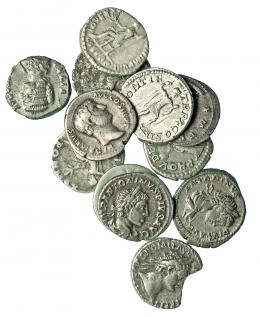169  -  Lote12 denarios. Vespasiano a Alejandro Severo En uno de ellos falta un fragmento. BC/MBC-.