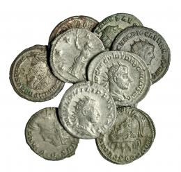 181  -  Lote de 10 antoninianos de 9 emperadores y una augusta diferentes, de Filipo II a Diocleciano. MBC-/MBC+.