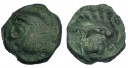 GALIA. Leucos. Potin (c. 100-50 a.C.). A/ Cabeza a izq. R/ Jabalí a izq., debajo lirio creciendo. LT-9078. BLA-403. SBG-141. MBC-.