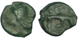 GALIA. Leucos. Potin (c. 100 a.C.). A/ Cabeza con casco a izq. R/ Toro embistiendo a der.; encima lirio. LT-9155. BLA-No. SBG-143. BC+.