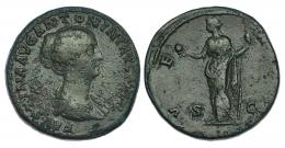 FAUSTINA LA MENOR. Sestercio. Roma (145-146). R/ Venus con manzana y cetro; VENVS, S-C. RIC-1387. Pátina verde con erosiones. BC+/MBC-.