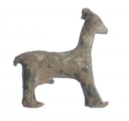 466  -  HISPANIA ANTIGUA. Cultura ibérica. V-II a.C. Bronce. Figura de ovicáprido. Longitud 6,0 cm y Altura 6,0 cm.