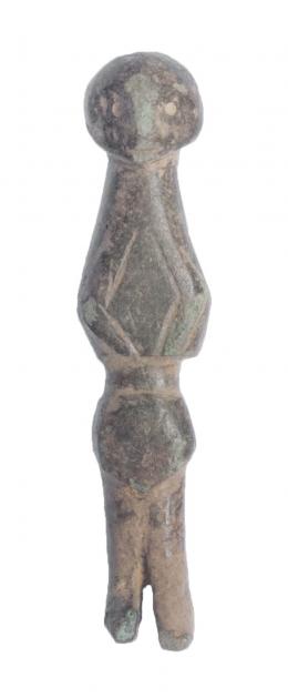 467  -  HISPANIA ANTIGUA. Cultura Ibérica. V-II a.C. Bronce. Exvoto masculino. Altura 6,7 cm.