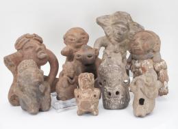 PREHISPÁNICO. Período Formativo Temprano-Medio. Terracota. Lote de 10 figuras de diversas épocas y culturas. Tres con falta de 1 brazo y uno con falta de una oreja. Altura 5,0-10,5 cm.