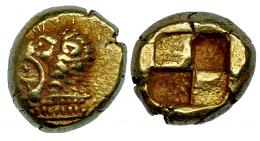 JONIA. Eritras. Hekte (c. 550-500 a.C.). A/ Cabeza de Herakles con leonté a izq. R/ Cuadrado incuso. EL-2,59 g. COP-No. BMC-7. MBC.