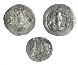 IMPERIO SASÁNIDA. Lote 3 piezas: 2 dracmas y 1 hemidracma. MBC-/MBC.