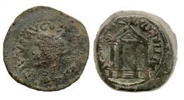 EMERITA. As. Tiberio. A/ Cabeza de Augusto radiada a izq.; DIVVS AVGVST(VS PATER). R/ Templo tetrástilo; AETERNITATI AVGVSTAE. AE 17,90 g. RPC-29. APRH-29b vte. ley. anv. interna. ACIP-3394a. CC-3922, mismo ejemplar. Concreciones en anv. Pátina verde. BC+/MBC-. Muy escasa. Ex Áureo 22-10-1997.