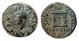 EMERITA. As. Tiberio. A/ Cabeza de Augusto radiada a izq.; DIVVS AVG PATER CAE. R/ Altar; PERMI-AVG-PROVIDENT. AE 14,62 g. RPC-34. APRH-34a. ACIP-3399. CC-3931, mismo ejemplar. Pátina verde oscuro. BC+/MBC-. Escasa.