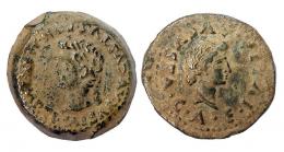 EMERITA. As. Tiberio. A/ Cabeza laureada a izq.; TI CAESAR AVGVSTVS PON MAX IMP. R/ Cabeza de Livia a der.; C. A. E. IVLIA AVGVSTA. AE 12,88 g. RPC-40. APRH-40. ACIP-3406. CC-3941, mismo ejemplar. Pátina verde terrosa. MBC-/MBC. Rara.