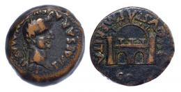 EMERITA. As. Tiberio. A/ Cabeza laureada a der.; TI CAESAR AVGV PON MAX IMP. R/ Recinto amurallado; COL AVGVSTA EMERITA. AE 17,27 g. RPC-43b. APRH-43. ACIP-3409a. CC-3953, mismo ejemplar. Pátina oscura. MBC. Muy rara.