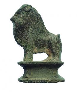 ROMA. Imperio Romano. Aplique (II-IV d.C.). Bronce. Leontiforme. Altura 6,3 cm.