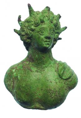 ROMA. Imperio Romano. Figura de busto de Helios (II-III d.C.). Bronce. Altura 9,9 cm. 