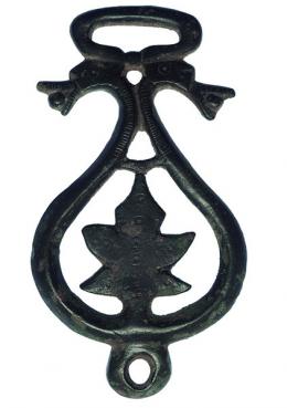ROMA. Imperio Romano. Adorno de arnés y/o cama de freno equino (III-IV d.C.). Bronce. Con decoración de hoja vegetal central y dos apéndices zoomorfos. Altura 13,1 cm.
