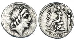 POBLICIA. Denario. Roma (c. 91 a.C.). CRAW-335.1a. FFC-1016. Pequeñas marcas. BC+.