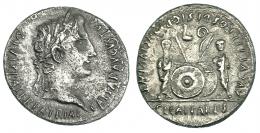 AUGUSTO. Denario. Lugdunum (7-6 a.C.). R/ Cayo y Lucio; símpulo a izq. hacia la der. y lituus a der. hacia la izq. RIC-207. FFc-22. Superficies erosionadas. MBC.