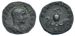 MÁXIMO. Sestercio. Roma (238). R/ Instrumentos sacerdotales; PIETAS AVG, SC. RIC-11. Anverso erosionado. BC/MBC+.