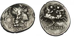 SERVILIA. Denario. Roma (136 a.C.). A/Corona detrás de la cabeza de Roma. R/ Ley. C. SERVEILI M F. Ar 3,42 g. 20,6 mm. CRAW-239.1. FFC-1116. MBC/BC+.