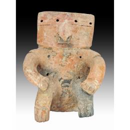 2742  -  PREHISPÁNICO. Figura antropomorfa sedente (Cultura Quimbaya. 500-1600 d.C.). Terracota. Altura 18,7 cm. Ex. Col. Dr. Klaus Maria (1940-2011). Ex. Hirsch 282, lot. 12.