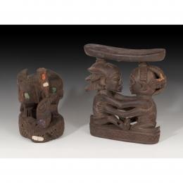 PREHISPANICO y ÁFRICA. Lote de dos esculturas (II-X d.C. y XIX d.C.). Madera. Dos figuras antropomorfas sedentes enfrentadas y una figura zoomorfa enredada en serpiente. Altura 9,8 y 14,9 cm.