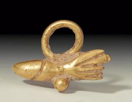 ROMA. Imperio Romano. Amuleto fálico (I-III d.C.). Oro. Con arandela. Longitud 13 mm.