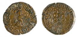 CARTHAGO NOVA. Semis. ¿Augusto? A/ Victoria avanzando a der. con corona y palma; P BAEBIVS POLLIO II VIR. R/ Dos estandartes; C AQVINVS MELA II VIR QVIN. AE 6,49 g. 22 mm. RPC-157. APRH-157. ACIP-2538. CC-4373, mismo ejemplar. MBC.