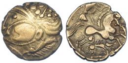 373 - GRECIA ANTIGUA. GALIA. Eburovices. Hemiestátera. A/ Cabeza de Apolo a izq., detrás jabalí. R/ Caballo a der., encima auriga, delante círculo de glóbulos, debajo jabalí a der. AU 2,95 g. 16,7 mm. DT-7017-8, vte. SBG-115 vte. MBC.