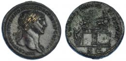 502 - IMPERIO ROMANO. TRAJANO. Sestercio. Roma (107-108). A/ Cabeza laureada a der. con manto sobre el hombro izq.; IMP CAES NERVAE TRAIANO AVG GER DAC P M TR P COS V P P. R/ Trajano sentado a izq. sobre estrado, delante de él un oficial sentado inscribe en una tésera que entrega a un personaje con toga; detrás trípode y Liberalitas con ábaco; CONGIARIVM TERTIVM, S-C. AE 28,17 g. 34,8 mm. RIC-469. Leves trazas de limpieza mecánica. Pátina oscura con tonos rojos. EBC/EBC-. Rara.