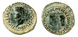 CARTHAGO NOVA. Semis. Tiberio. A/ Cabeza a izq.; TI CAESAR DIVI AVGVSTI F AVGVSTVS P M. R/ Cabezas afrontadas de Nerón y Druso; NERO ET DRVSVS CAESARES QVINQ C V I N C. AE 7,01 g. 24 mm. RPC-181. APRH-181 vte. (orientación ley. rev.). ACIP-3151a. CC-4411, mismo ejemplar. MBC/BC+.