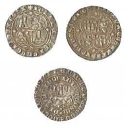 REINOS DE CASTILLA Y LEÓN. Lote de 3 monedas de 1 real de Juan II, Sevilla. Ley. IOHANES. MBC/MBC+.