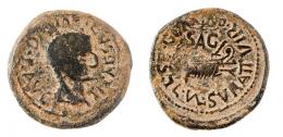 SAGUNTUM. Semis. Tiberio. A/ Cabeza a der.; TI CAESAR DIVI AVG F AVG. R/ Galera a der., encima SAG; L SE GEMINO L VAL SVRA II VIR. AE 6,11 g. 24 mm. RPC-203. APRH-203. ACIP-3238. CC-4461, mismo ejemplar. Pátina oscura terrosa. BC+. Muy rara.