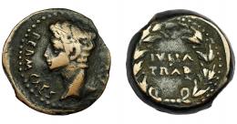 108 - HISPANIA ANTIGUA. IULIA TRADUCTA. As. Augusto. R/ Láurea rodeando IVLIA TRAD. AE 12.41 g. 24,6 mm. I-1614. ACIP-3352. RPC-108. MBC.