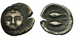 70 - HISPANIA ANTIGUA. GADIR. Mitad. A/ Cabeza frontal de Melkart con leonté. R/ Dos atunes a izq., encima aleph. AE 3,76 g. 21,3 mm. I-1336. ACIP-655. Cospel abierto. BC+. Rara.
