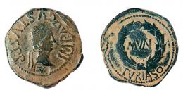 34 - COLECCIÓN CORES. TURIASO. AUGUSTO. As. A/ Cabeza laureada a der.; IMP AVGVSTVS P P. R/ Corona cívica rodeando MVN, debajo TVRIASO. Contramarca TVR en cartela en anv. AE 12,05 g. 29 mm. RPC-405. APRH-405. ACP-3276. CC-4878, mismo ejemplar. Defecto de cospel. Raya en anv. MBC-.
