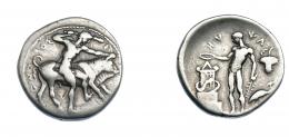 GRECIA ANTIGUA. SICILIA. Selinus. Didracma (c. 440 a.C.). A/ Heracles desnudo y con clava a der. luchando con el toro cretense;  ΣEΛINO(TION). R/ El río Hypsas, desnudo a izq. con rama y pátera, vertiendo libación sobre altar con serpiente enroscada; a la der. garza, encima hoja de perejil; HYΨAΣ. Ar 8,28 g. 23,4 mm. COP-601. SBG-908. MBC-. Rara. Ex col. Guadán 1636.