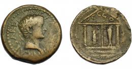 1007 - HISPANIA ANTIGUA. ABDERA. As. Tiberio. A/ Cabeza laureada a er.; TI CAESAR DIVI AVG F (AVGVSTVS). R/ Templo tetrástilo con las columnas centrales en forma de atún; en el tímpano 'bdrt. I-24. AE 11,99 g. 27 mm. APRH-124. ACIP-3303. MBC-/MBC. Ex Áureo, 14-6-1994, lote 265.
