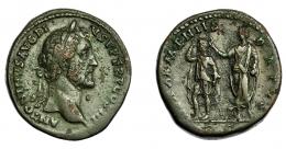 IMPERIO ROMANO. ANTONINO PÍO. Sestercio. Roma (140-141). A/ Cabeza laureada a der.; ANTONINVS AVG PIVS P P TR P COS III. R/ El emperador con la tiara del rey de Armenia; REX ARMENIIS DATVS, SC. AE 23,17 g. 32,48 mm. RIC-619. MBC-. 