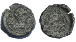 51 - HISPANIA ANTIGUA. CAESARAUGUSTA. Augusto. Cuadrante. A/ Cabeza laureada a der.; L CAESAR (AVGV F). R/ Corona rodeando MN KAN/IT L TITIO/II VIR. AE 3,64 g. 16,9 mm. I-342. APRH-324. ACIP-3048. Pátina oscura con pequeñas erosiones. MBC-/MBC. Muy rara.