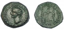 56 - HISPANIA ANTIGUA. CAESARAUGUSTA. Tiberio. Semis. A/ Cabeza laureada a izq.; TI CAESAR DIVI AVG F AVGVSTVS. R/ Aquila entre dos signa; CLEMENTE ET LVCRETIO, en campo C-C-A. AE 6,61 g. 20,9 mm. I-378. APRH-356. ACIP-3083. Pátina verde. MBC.