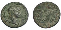 58 - HISPANIA ANTIGUA. CAESARAUGUSTA. Calígula. Sestercio. A/ Cabeza laureada a der. ; G CAESAR AVG GERMANICVS IMP. R/ Aquila entre dos signa; en campo C C-A; LICINIANO ET GERMANO II VIR. AE 23,41 g. 34,7 mm. I-383. APRH-368. ACIP-3097. Pátina verdosa. BC+/MBC-. Rara.