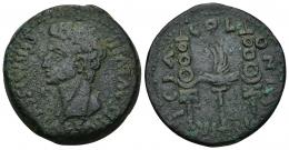 HISPANIA ANTIGUA. COLONIA PATRICIA. Dupondio. Augusto. A/ Cabeza a izq.; PERMISSV CAESARIS AVGVSTI. R/ Aquila entre dos signa; COLONIA-PATRICIA. AE 21,14 g. 32,4 mm. RPC-128. APRH-128. ACIP-3356. CC-4238, mismo ejemplar. Dos rayas en anv. Pátina verde oscuro. BC+/MBC. Ex colección Cores.