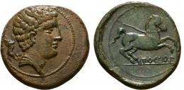 HISPANIA ANTIGUA. ARKETURKI. Semis. A/ Cabeza masculina a der., detrás jabalí. R/ Caballo al galope con rienda suelta a der., debajo, sobre línea, ARKeTuRKi. AE 11,05 g. 28 mm. I-76. ACIP-1284. Algo descentrada. Bonitas pátinas, marrón en anv. y verde en rev. Pieza excepcional. EBC. Muy rara. Ex subasta Jesús Vico, 143, lote 10. 