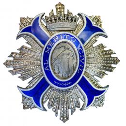 480 - MEDALLAS Y CONDECORACIONES. FRANCISCO FRANCO. Placa de Comendador de la Orden del Mérito Civil. Plata. En su estuche. 7,03 x 6,75 cm. G-347. SC.