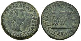 8 - HISPANIA ANTIGUA. ITALICA. Tiberio. As. A/ Cabeza a der.; TI CAESAR AVGVSTVS PONT MAX IMP. R/ Altar; PROVIDE/NTIAE/AVGVSTI. AE 13,66 g. 28,7 mm. I-1593. APRH-65. ACIP-3333. Pátina verde. MBC-/MBC.