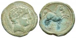 91 - HISPANIA ANTIGUA. ILTIRKESKEN. Mitad. A/ Cabeza masculina a der., detrás palma. R/ Caballo galopando a der. con rienda suelta, debajo sobre línea UNTiKeSKeN. AE 3,32 g. 23,6 mm. ACIP-1389. CC-1544, mismo ejemplar. Pátina verde claro. MBC-/MBC.