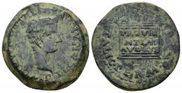 72 - HISPANIA ANTIGUA. ITALICA. Tiberio. As. A/ Cabeza a der.; TI CAESAR AVGVSTVS PONT MAX IMP. R/ Altar con PROVIDE/NTIAE/AVGVSTI; MVNIC ITALIC PERM DIVI AVG. AE 16,47 g. 30 mm. I-1593. APRH-65. ACIP-3333. CC-4055, mismo ejemplar. Pátina verde. MBC+.