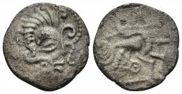 3048 - GRECIA ANTIGUA. GALIA. Coriosolites. Estátera de vellón (c. siglo I a.C.). A/ Cabeza a der. R/ Caballo con cabeza humana a der. VE 5,30 g. 21,2 mm. De la Tour 6684. Gruel & Morin 633. Superficies erosionadas. MBC-/BC+. Ex colección Guadán 1250.