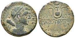 COLECCIÓN CORES. REYES NÚMIDAS Y MAURETANOS. JUBA II CON CLEOPATRA. Unidad. A/ Busto diademado y drapeado a der., detrás clava. R/ Tocado de Isis, debajo BACILICCA/KLEOPATRA, poco visible. AE 13,07 g. 28 mm. COP-605; MAA-209; CC-5870, mismo ejemplar. Pátina verde oscuro. BC+.
