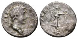 COLECCIÓN CORES. REYES NÚMIDAS Y MAURETANOS. JUBA II. Denario. Iol Caesarea (6-7 d.C.). A/ Cabeza diademada y drapeada a der.; IVBA REX. R/ Victoria avanzando a der. encima de cabeza de elefante; XXXI. AR 2,56 g. 17 mm. MAA-128; CC-5809, mismo ejemplar. Superficies erosionadas. BC.