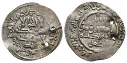 CALIFATO. HISAM II (977-1008). Dírham. Medina Fez. 390 H. AR 2,9 g. 23 mm. V-625. Dos perforaciones. MBC+. 