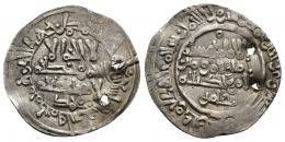 CALIFATO. HISAM II (977-1008). Dírham. Medina Fez. 390 H. AR 2,9 g. 23 mm. V-625. Dos perforaciones. MBC+. 